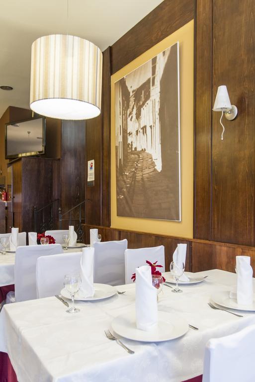 Hostal Restaurante Alarico 알라리즈 외부 사진