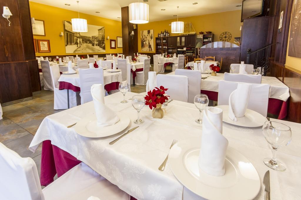 Hostal Restaurante Alarico 알라리즈 외부 사진