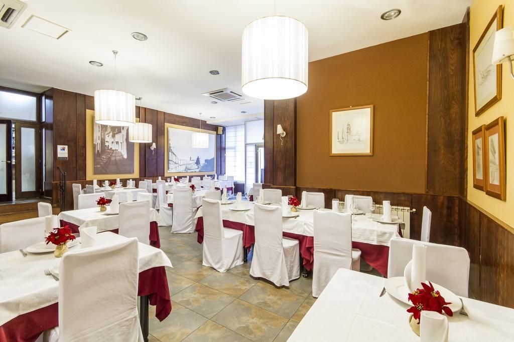 Hostal Restaurante Alarico 알라리즈 외부 사진
