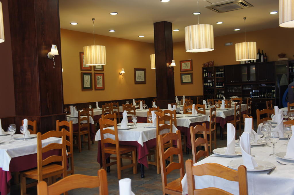 Hostal Restaurante Alarico 알라리즈 외부 사진